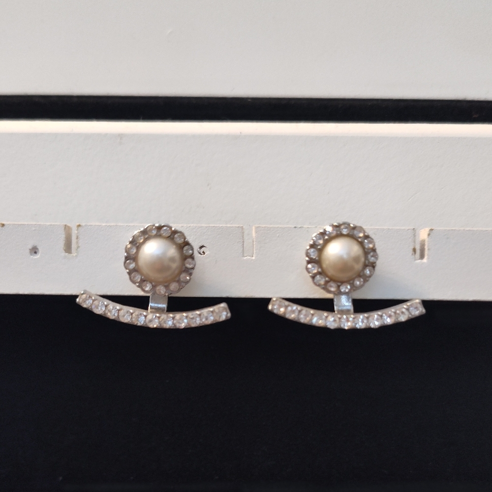Elegant Pearl and Crystal Earrings